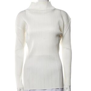 Pleats pleats Issey Miyake white top
